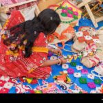 kolkata-west-bengal-india-november-23rd-2014-unidentified-indian-woman-making-handmade-jute-dolls-handicrafts-on-during-handicraft-fair-2G9PBCK