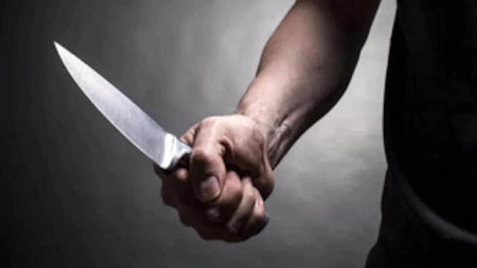 knife_stabbed_2-sixteen_nine